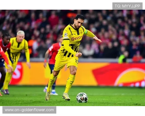 多特蒙德队长埃姆雷·詹点射破门，率队客场稳居第二